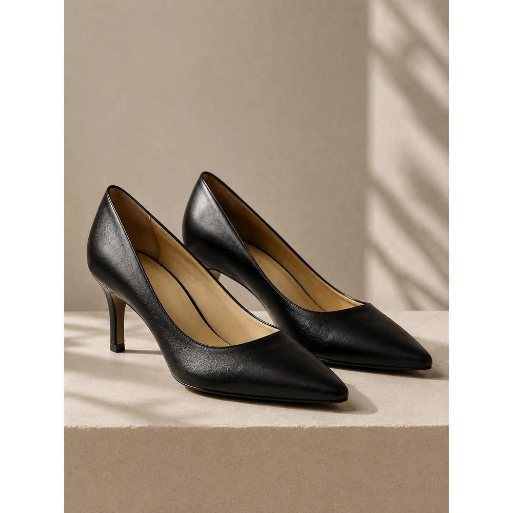 Naturalizer Black Leather Pointed Toe Pumps Size 10 Quiet Luxury Classic Heels